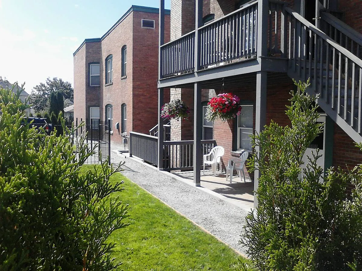 2112 N Howard St — Photo 3