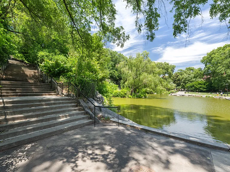 220 Manhattan Ave #5H — Photo 24
