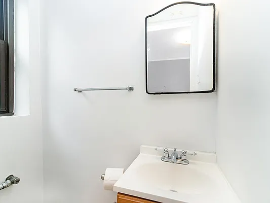 Sold by Row Real Estate LLC | media 29