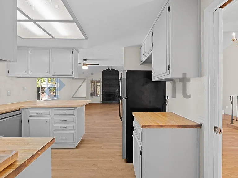 1471 Valenzuela Ct — Photo 24