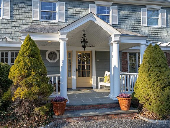 2nd image of 71 Nautilus Ave