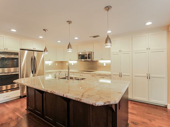 3rd image of 162 Orange Blossom Cir