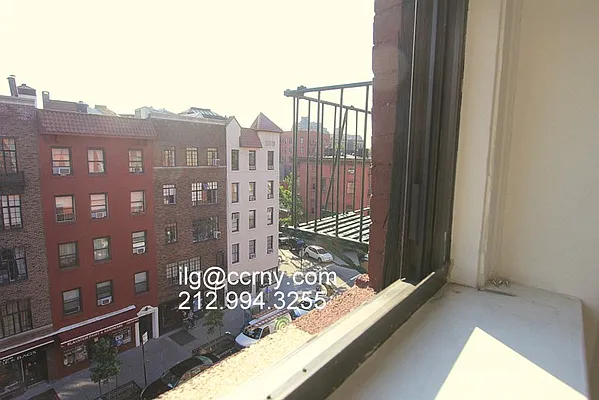 Rented by City Connections Realty | media 4