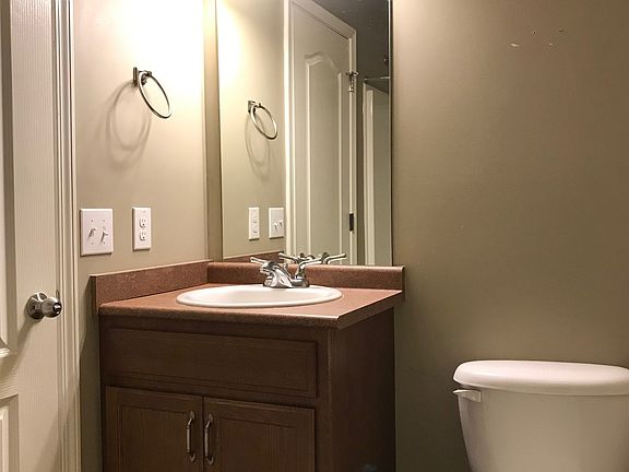 3rd image of 1443 Golf Club Ln #10