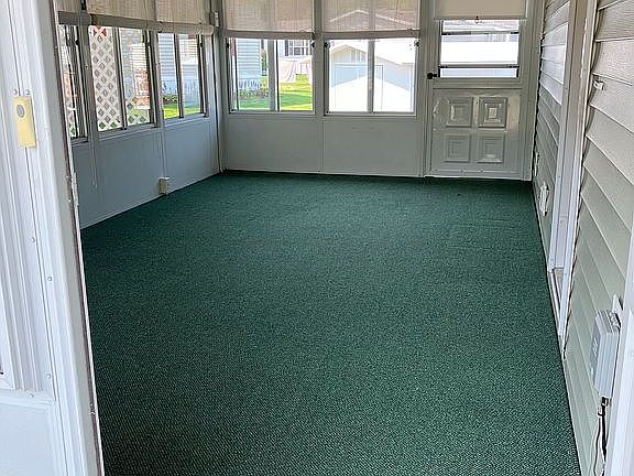 Enclosed 3 seasons porch