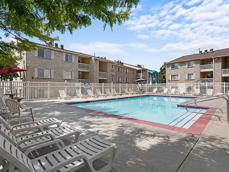 Falcon Park Apartments — Photo 15