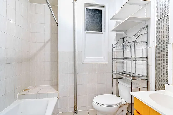 Rented by Anchor Associates | media 17