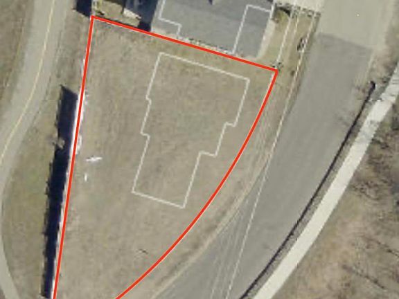 3rd image of 1360 Lake Ridge Dr