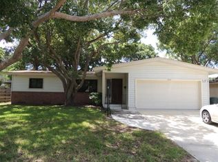 1069 Idlewild Dr S, Dunedin, FL 34698