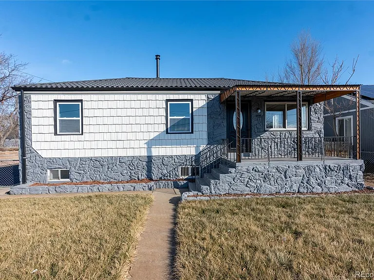 6446 Monaco St #B — Photo 4
