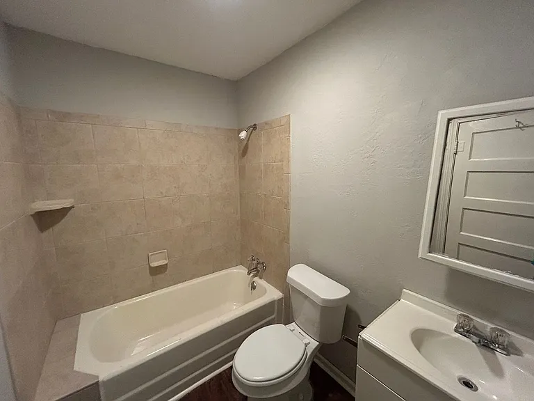 2505 Proctor Ave — Photo 10