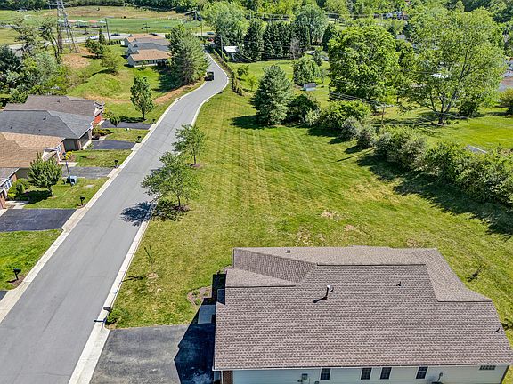 3rd image of 4530 Colonial Place Dr
