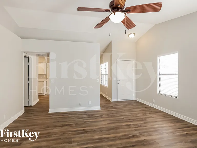 3717 W Tierra Buena Ln — Photo 9