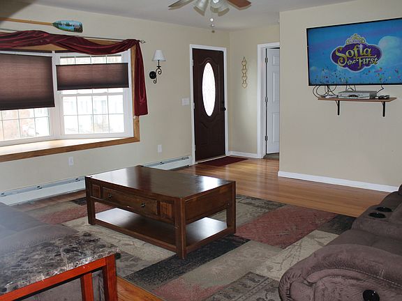 5th image of 51 Glenmere Ave