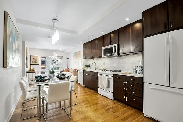 Sold by Compass | media 23