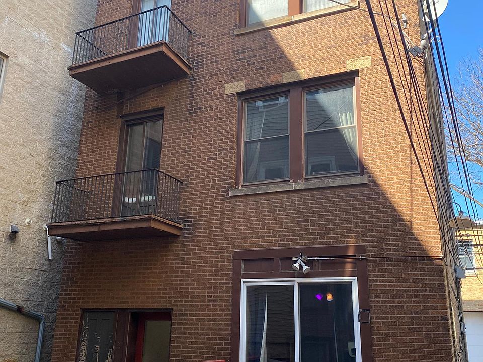 1st image of 1128 W Diversey Pkwy Front 2