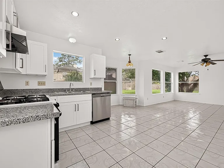 8202 Worthington Dr — Photo 17