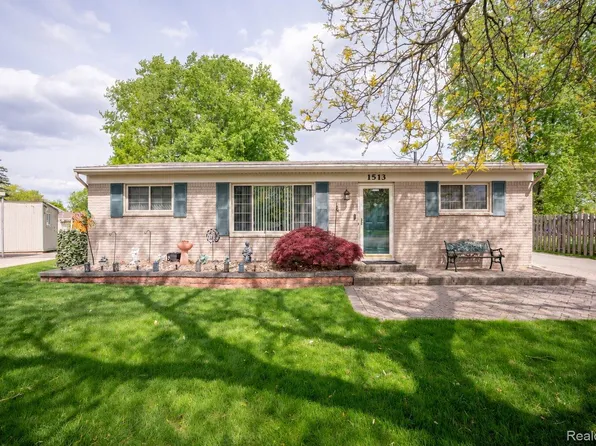 1513 Rustic Ridge Rd, Canton, MI 48188