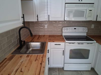 536 Hunters Path Rd, Bridgeville, PA, 15017