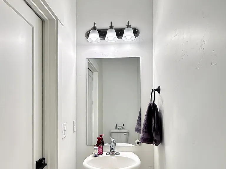 617 S 1080 W — Photo 12