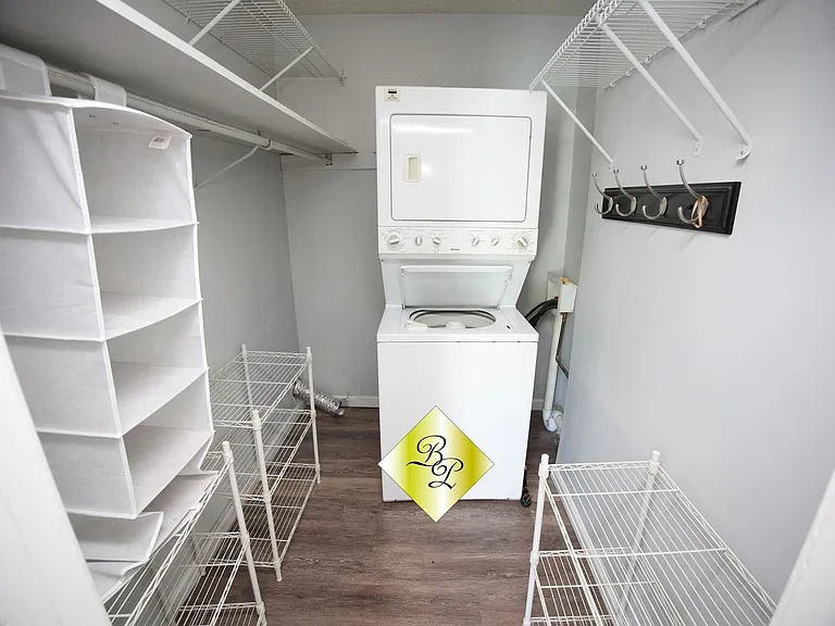 33 N Rembert — Photo 8