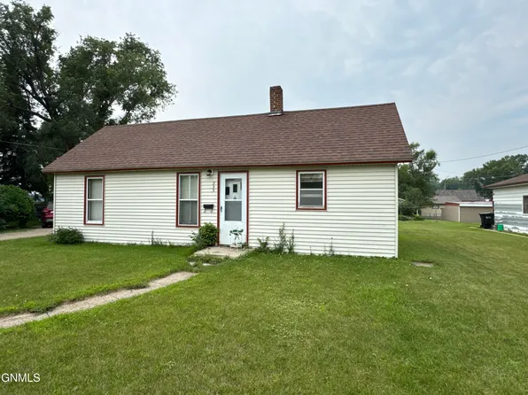235 8th Ave NW, Valley City, ND 58072