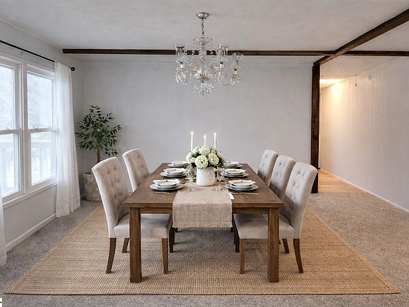 5th image of 75 Edgewater Dr