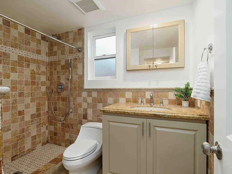2253 Gorman St — Photo 12