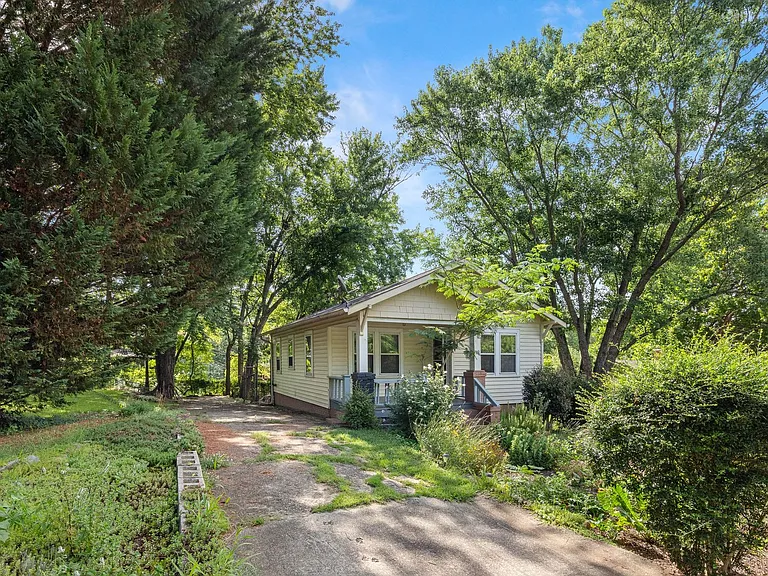 39 Adams St — Photo 13