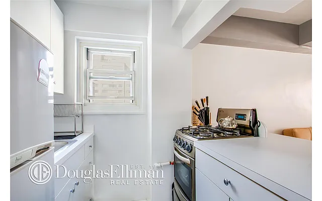 Rented by Douglas Elliman | media 40