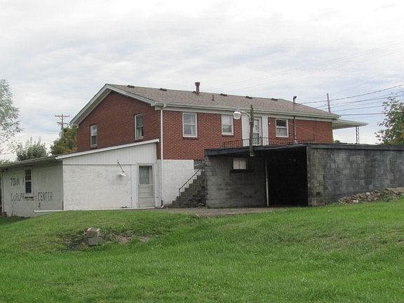 5th image of 902 Danville Ave
