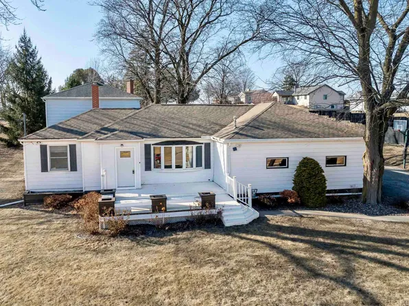 2473 Radford Rd, Dubuque, IA 52002