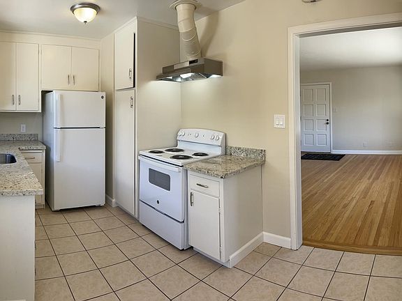 3rd image of 865 Blair Ave