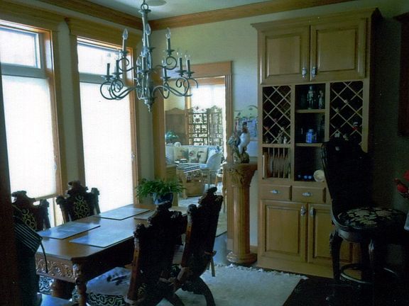 5th image of 242 Charleston Pl