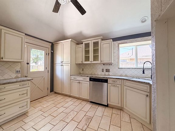 2nd image of 6315 Meadow Glen Dr