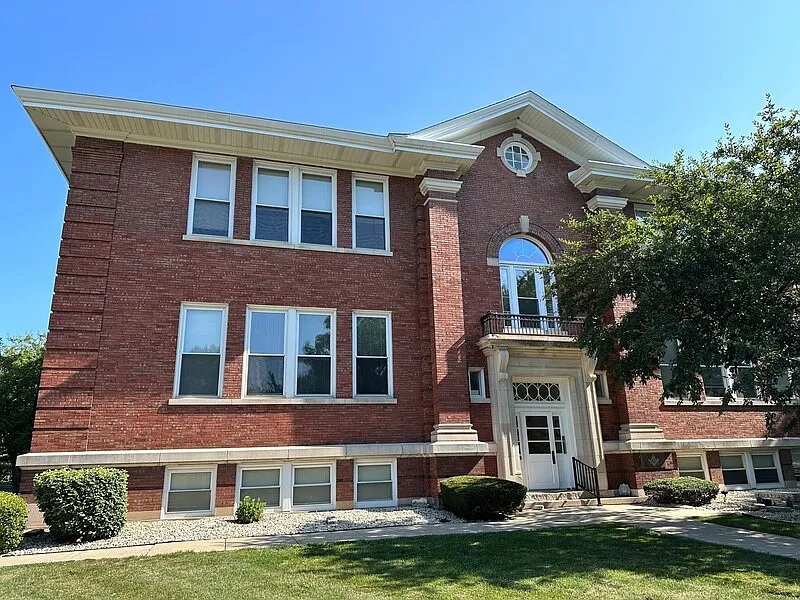 2 bed, 1.0 bath, 700 sqft, $1,250 — Photo 1