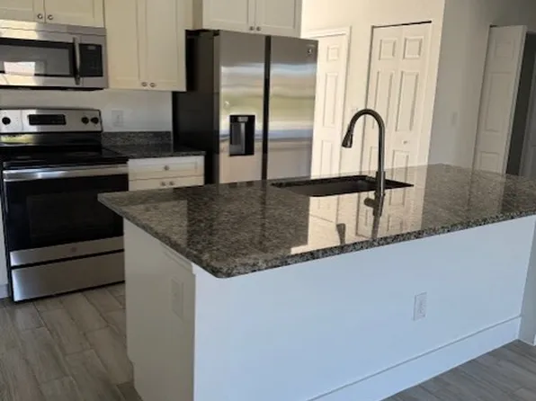 603 SE 4th Ter #603, Cape Coral, FL 33990