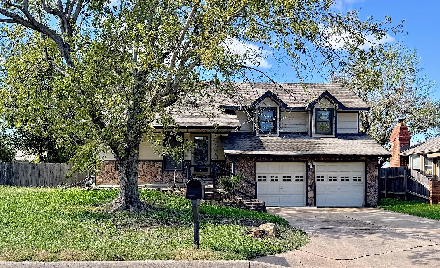 4 bed, 2336 sqft, $2,200 — Photo 1