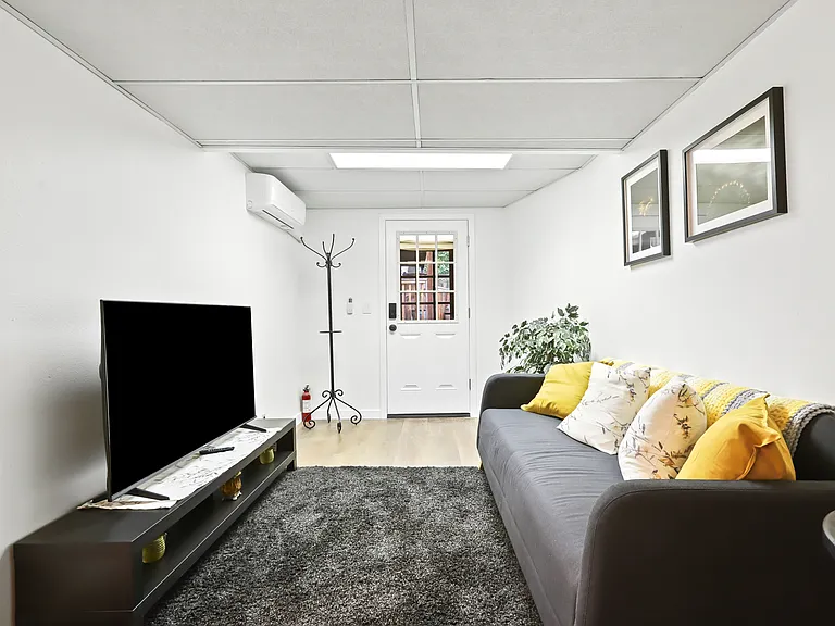1104 SW Gaines St #D — Photo 10