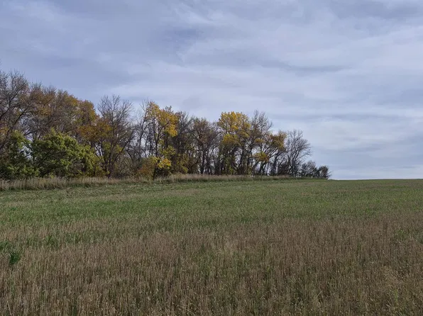 3 55th St SE, Minot, ND 58701