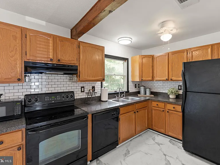 501 Tudor Dr — Photo 10