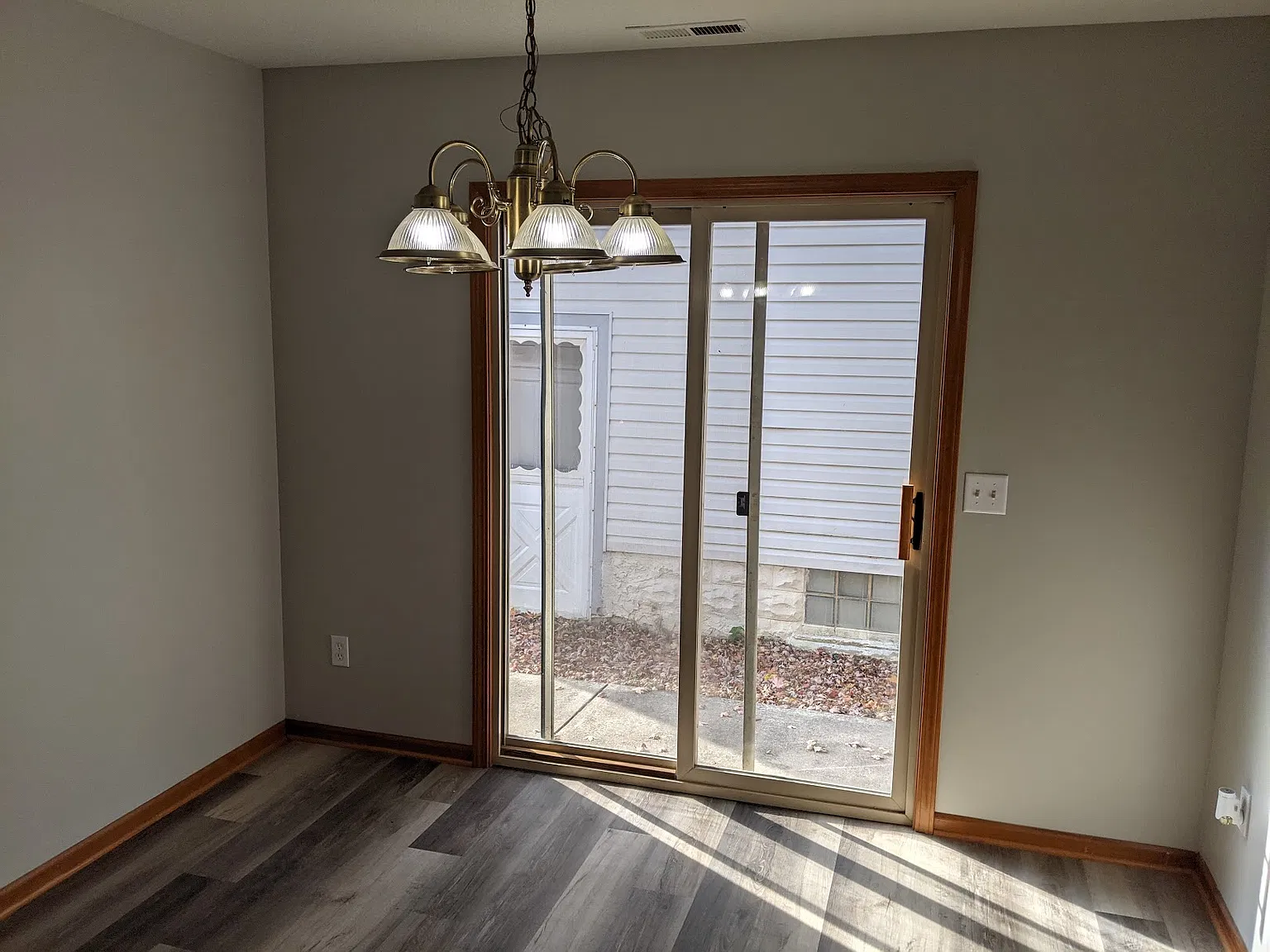 1122 Elmwood Ave — Photo 4