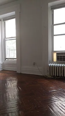 Rented by Green Line Realty | media 35