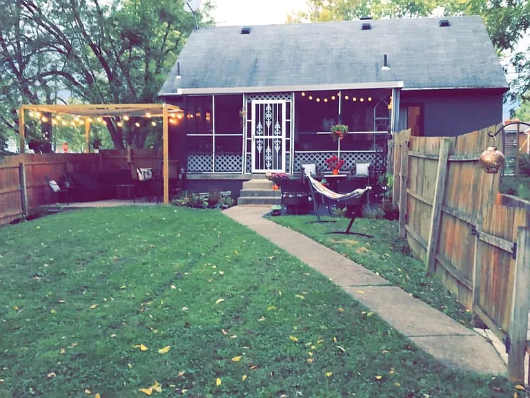 810 Richard St — Photo 2