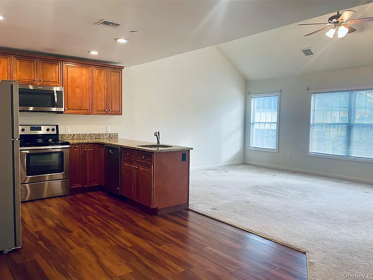 46 Islip Ave #201 — Photo 3