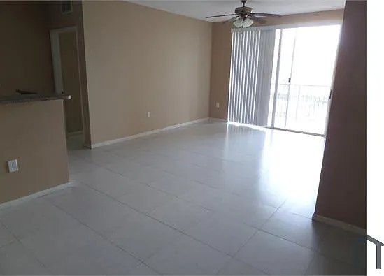 2 bed, 1050 sqft, $1,900 — Photo 2