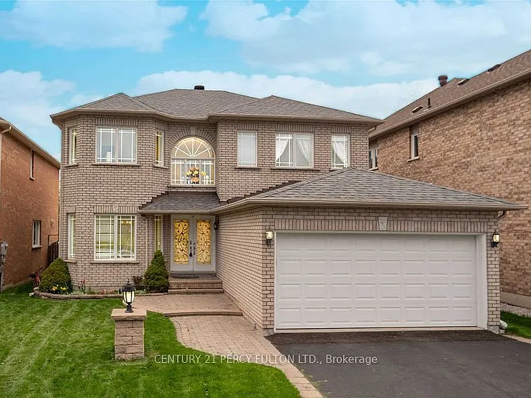 14 Montesano Cres — Photo 1
