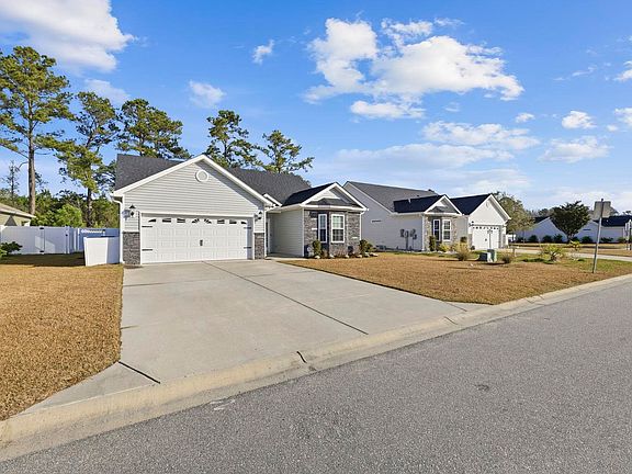 2nd image of 808 Twickenham Loop