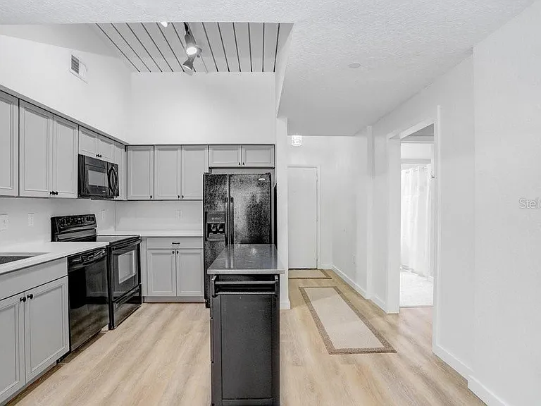 2440 W Horatio St #1012 — Photo 11