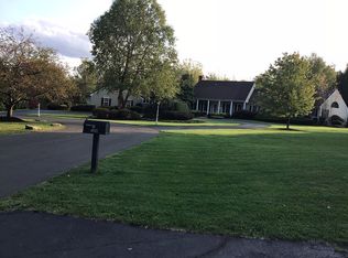 407 Sawyers Ln, Newtown, PA 18940